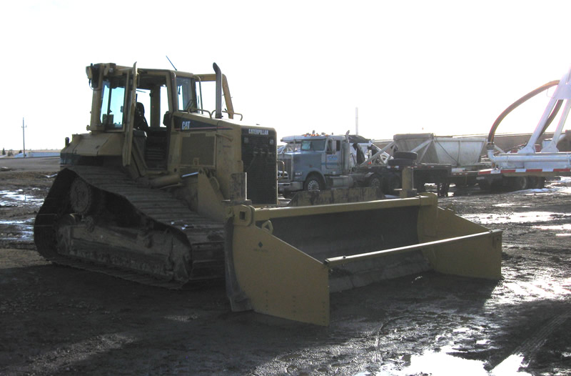 D6 cat with spreader box